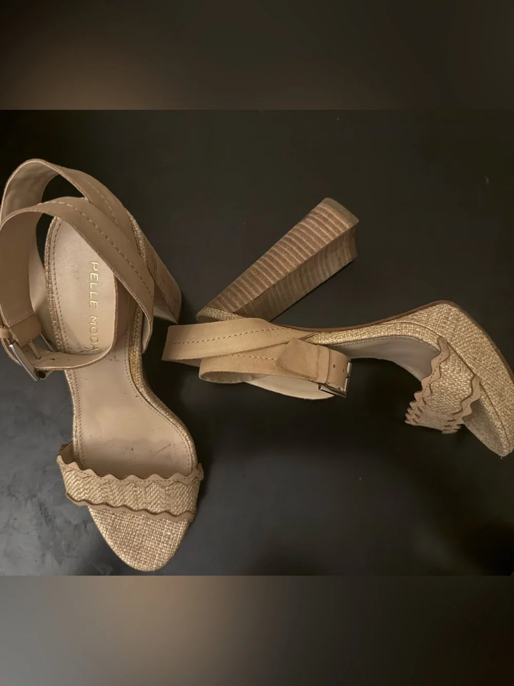 Vero Cuoio Tan Scalloped Platform Block Heel Sandals